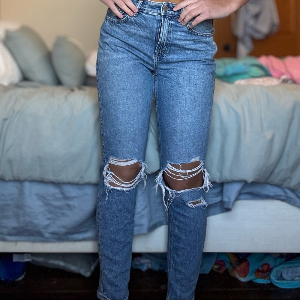 - American eagle mom jeans